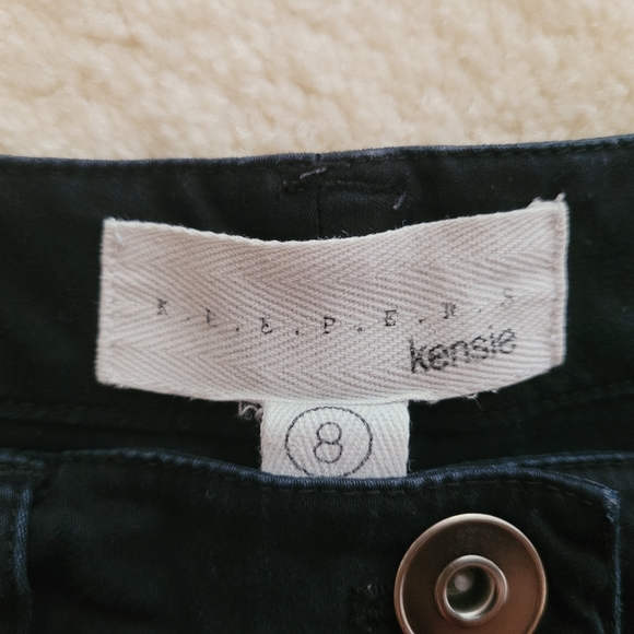 Short short! - Picture 3 of 3